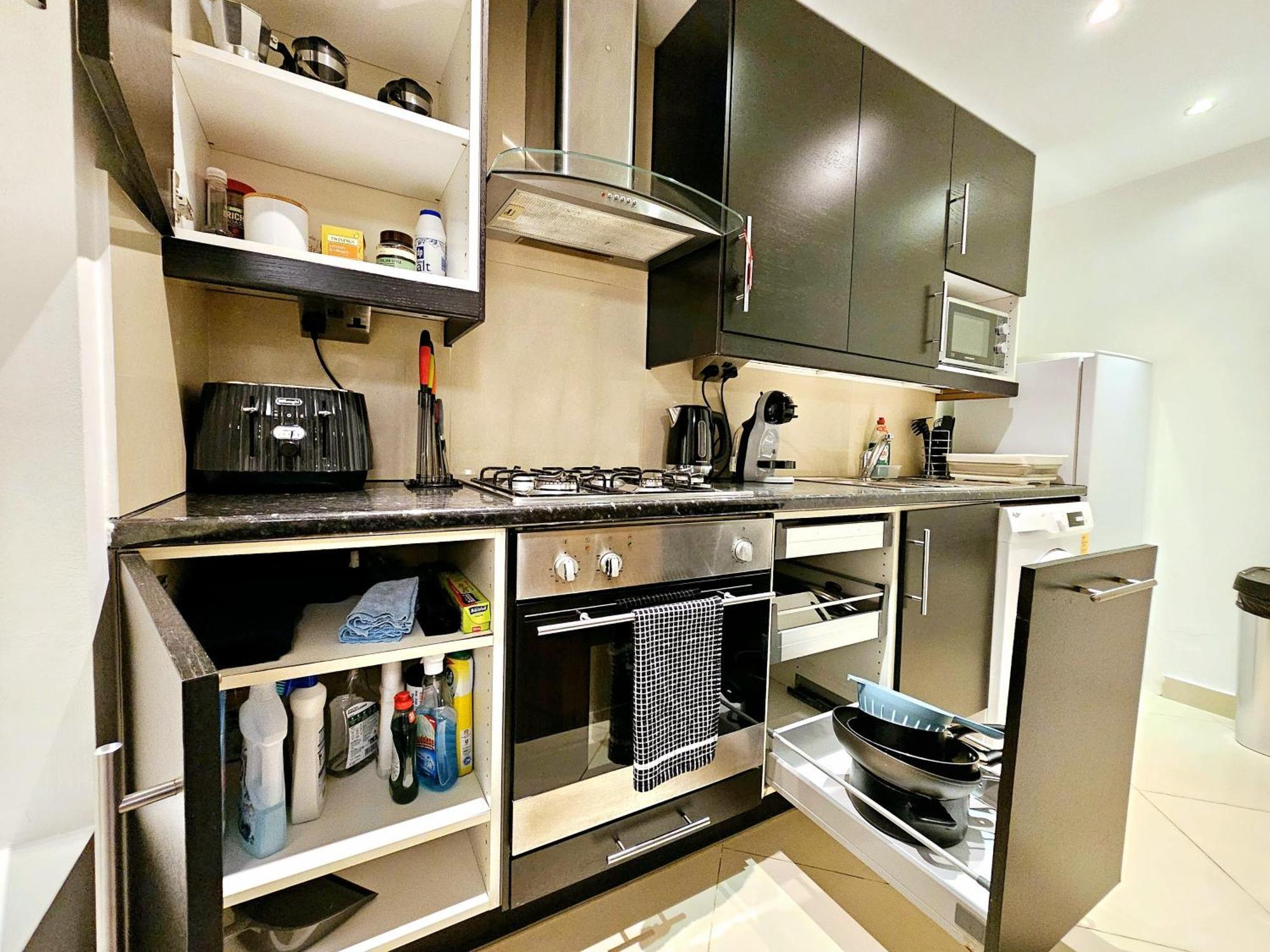 Modern Hyde Park Home With Private Entrance & Private Back Patio Near Bayswater & Paddington Stations ลอนดอน ภายนอก รูปภาพ