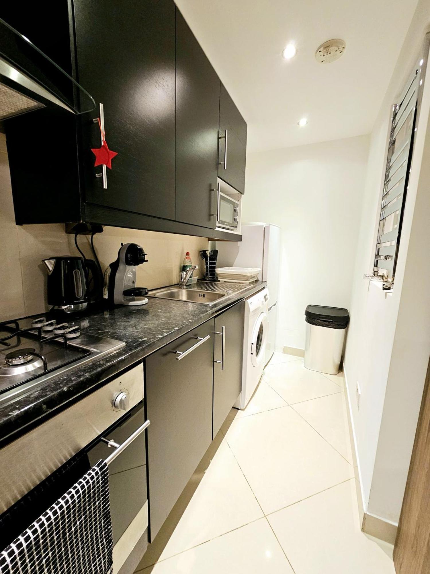 Modern Hyde Park Home With Private Entrance & Private Back Patio Near Bayswater & Paddington Stations ลอนดอน ภายนอก รูปภาพ